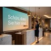 LED-Videowand am Empfang