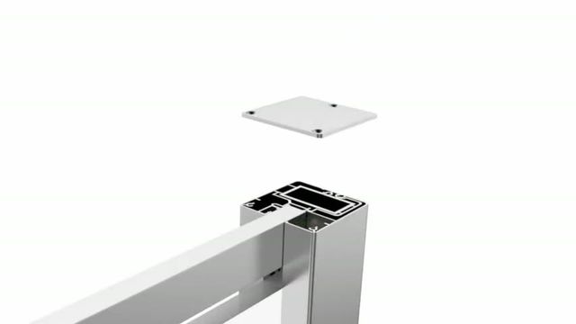 Aluminiumpfosten 8 x 8 cm im Querschnitt mit aufgesetzter Abdeckplatte des Standschild-Lamellensystems